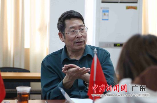 张驰新作,张驰新作，时代之光下的文学印记