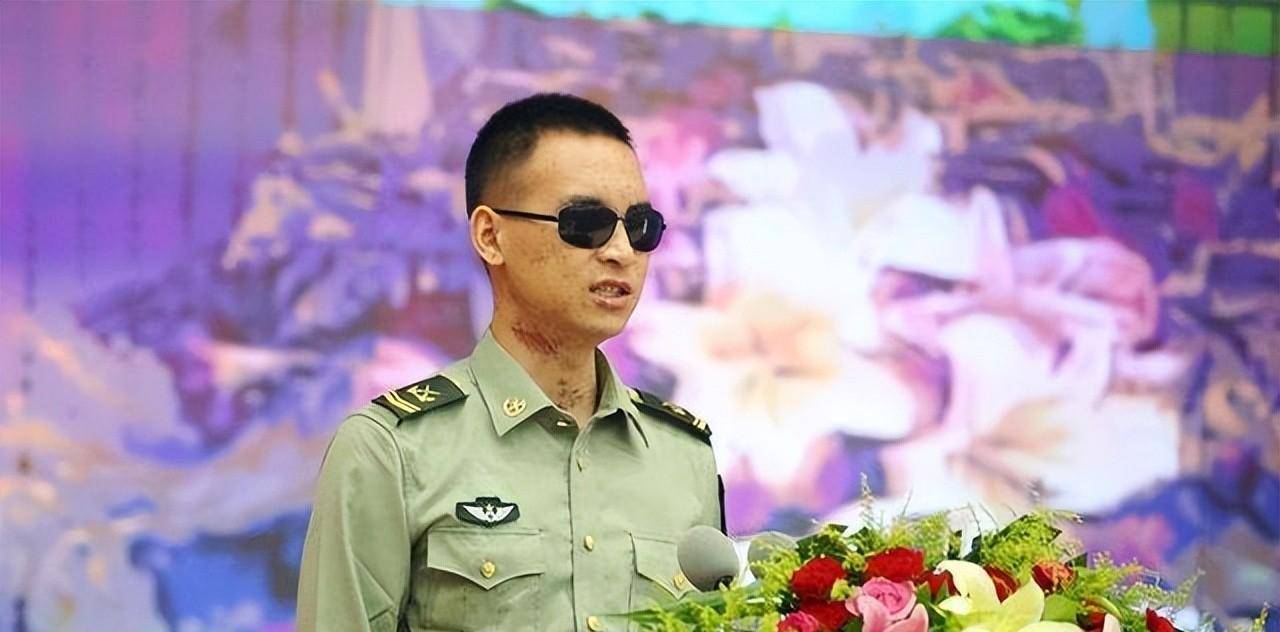 杜富国，英雄形象的现代诠释与反思
